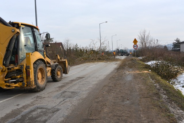 Prace związane z przebudową ulicy Łopuszniańskiej rozpoczęły się pod koniec stycznia od wycinki drzew.