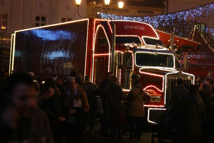 Świąteczna ciężarówka Coca-Coli w Rybniku. Zobaczcie ZDJĘCIA