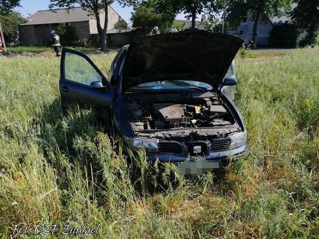 W sobotę, 22 czerwca, po godz. 8 doszło do wypadku w miejscowości Poladowo w powiecie kościańskim. Samochód wypadł z drogi na pole. Jedna osoba została przewieziona do szpitala. Zobacz więcej zdjęć ---->