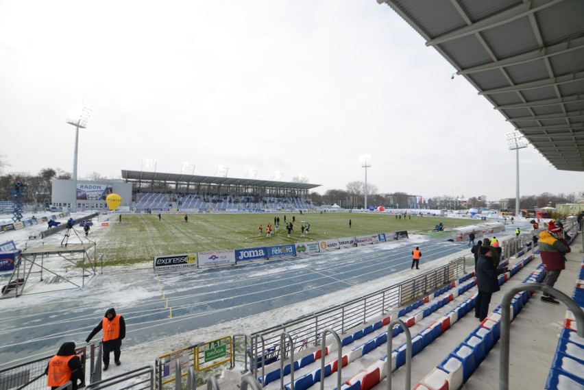 PKO Ekstraklasa. Radomiak Radom wygrał ze Stalą Mielec 1:0 po golu Raphaela Rossiego. Bardzo dobry mecz Berto Cayargi. Zobacz zdjęcia  