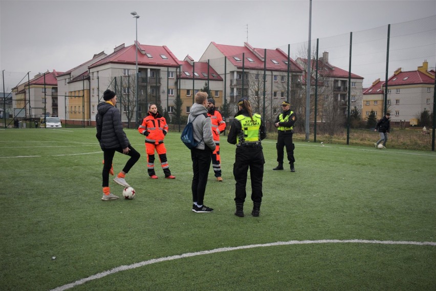 Koronawirus. Nowe ograniczenia dotyczące przemieszczania się. Policja i straż miejska nie zamierza legitymować bez powodu