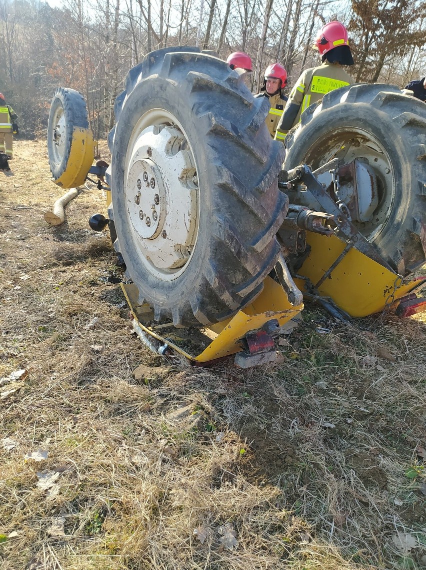 Lipnica Wielka. Tragedia na Pogórzu Rożnowsko-Ciężkowickim.  Ciągnik wywrócił się i przygniótł traktorzystę