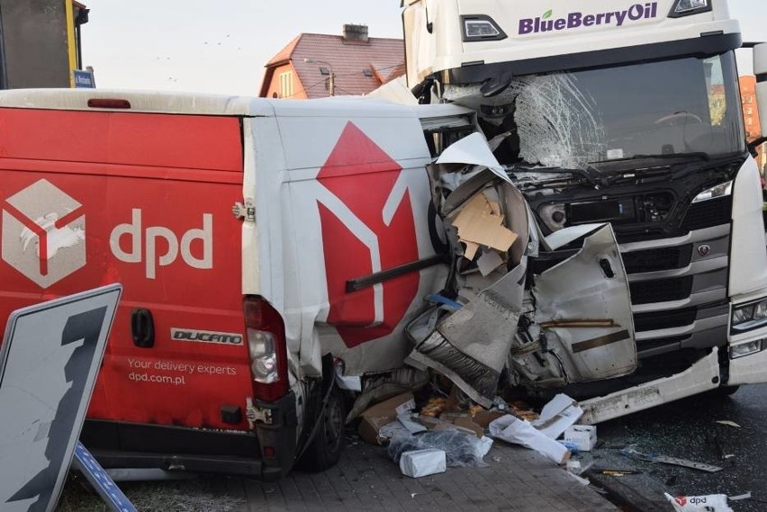 Wypadek w Nowych Skalmierzycach. Cysterna wioząca paliwo...