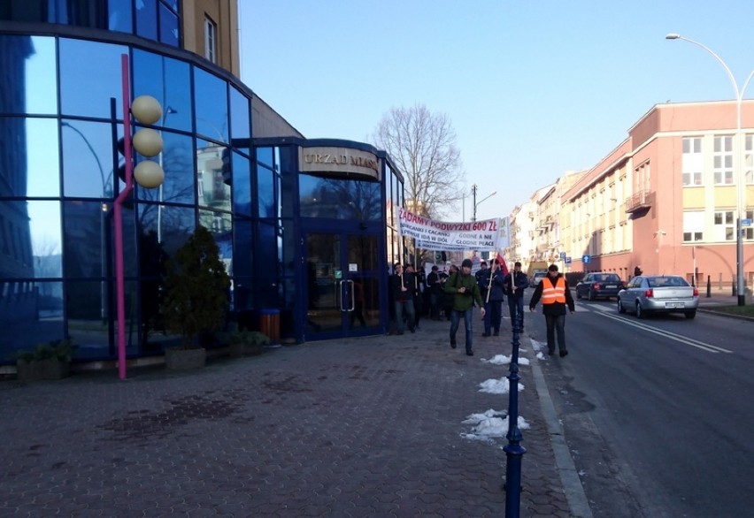 Protest listonoszy w Częstochowie. Listonosze domagają się...