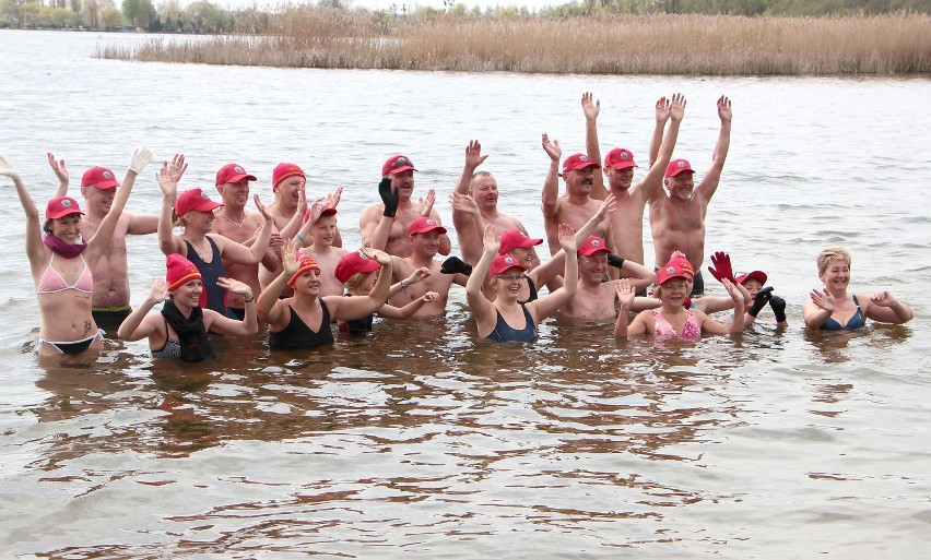 Na plaży miejskiej w Grudziądzu nad jeziorem Rudnickim...