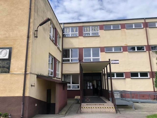Szkoła Podstawowa numer 3 imienia Jana Pawła II w Kazimierzy Wielkiej – w związku z remontem – zainauguruje rok szkolny w poniedziałek, 14 września.