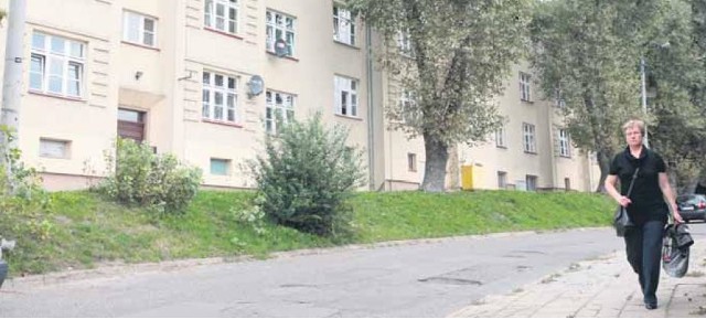 mieszkania SłupskMożliwe, że niebawem zostanie wprowadzona uchwała umożliwiająca wykup mieszkań w bloku numer 4 przy ul. Raszyńskiej w Słupsku.