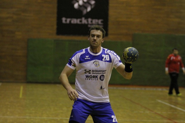 Doświadczony Patryk Całujek zdobył cztery bramki dla zespołu z Zawadzkiego.