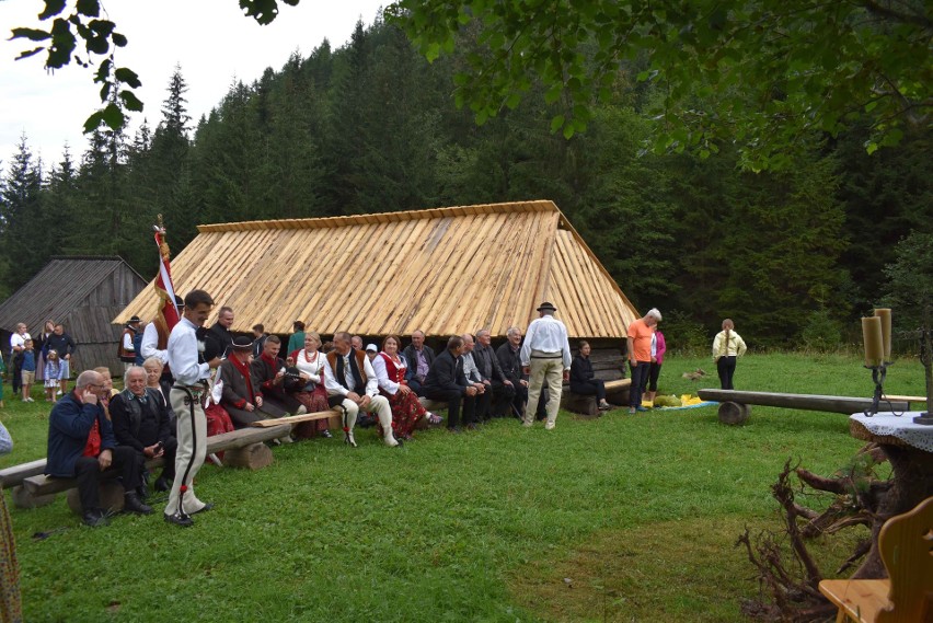 Tatry. Modlitwa w Dolinie Jaworzynki. Górale wspominali, jak to dawniej wypasali bydło i owce w górach