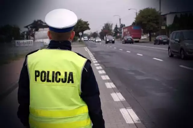 Policjanci zatrzymali samochód, który zgłoszono wcześniej jako kradziony.