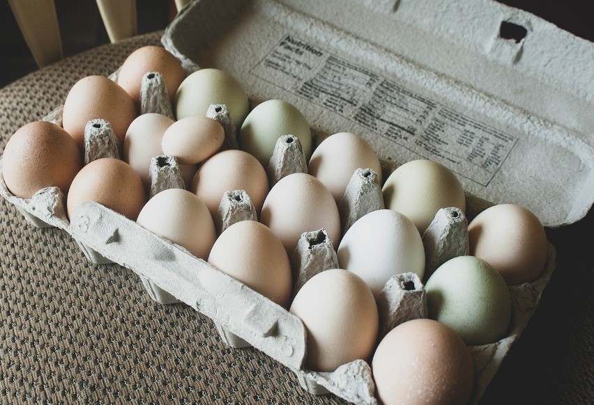 Przeciętna roczna liczba jaj od jednej kury nioski to 249...