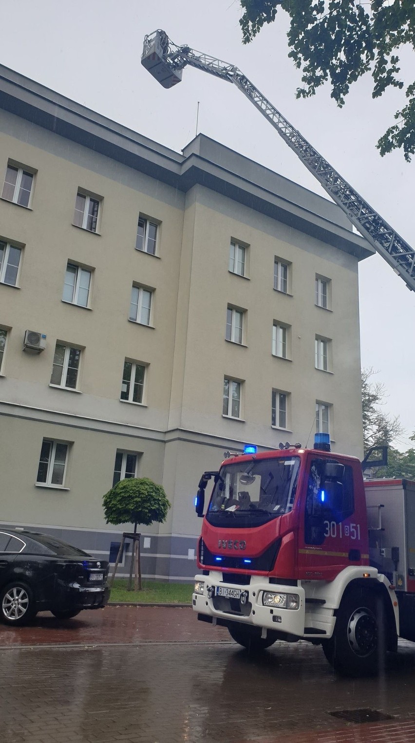 Alarm pożarowy. Ewakuowano Komendę Wojewódzką Policji w Białymstoku