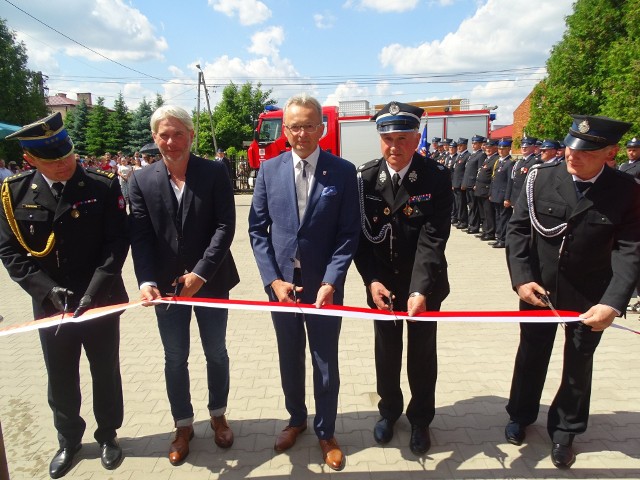 Uroczyste otwarcie zmodernizowanej strażnicy odbyło się w niedzielę, 12 czerwca, na placu jednostki OSP w Zielonce Nowej.