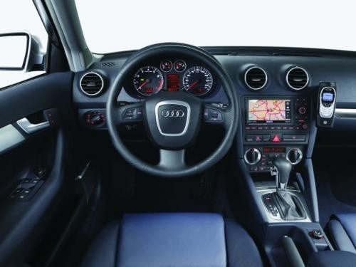 Fot. Audi: Wnętrze Audi może stanowić wzór precyzji...