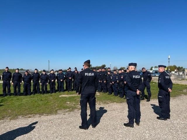 W ćwiczeniach uczestniczyli policjanci z całego regionu radomskiego.