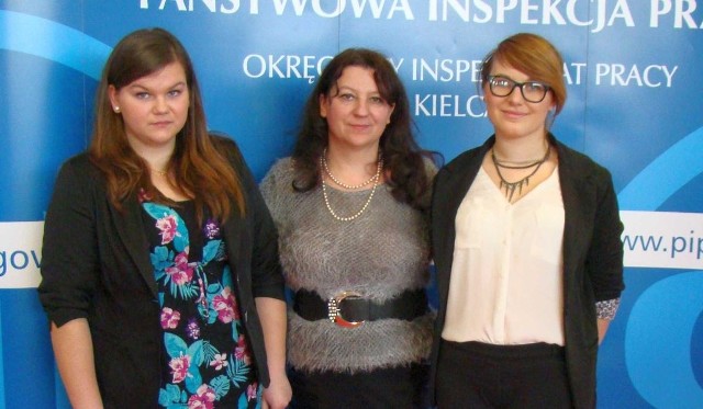 Monika Puchała i Agnieszka Pastuszka zostały wyróżnione w konkursie wojewódzkim. Na zdjęciu z opiekunką Edytą Lubieniecką. 