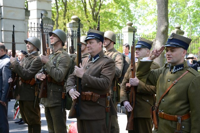 W uroczystościach wzięli udział członkowie Kozienickiego Stowarzyszenia Rekonstrukcji Historycznych.