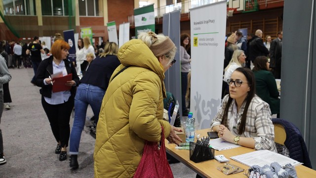 W Sali gimnastycznej Powiatowego Zespołu Szkół nr. 2 im. Bohaterskiej Załogi ORP „Orzeł" w Wejherowie, przy ul. Strzeleckiej 9 odbyły się kolejne Targi Pracy