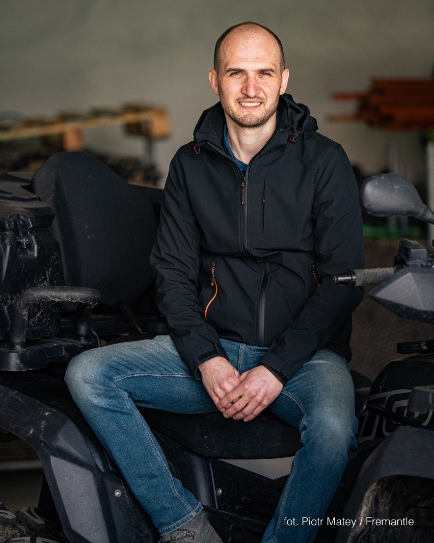 Rafał ma 32 lata i prowadzi gospodarstwo w województwie...