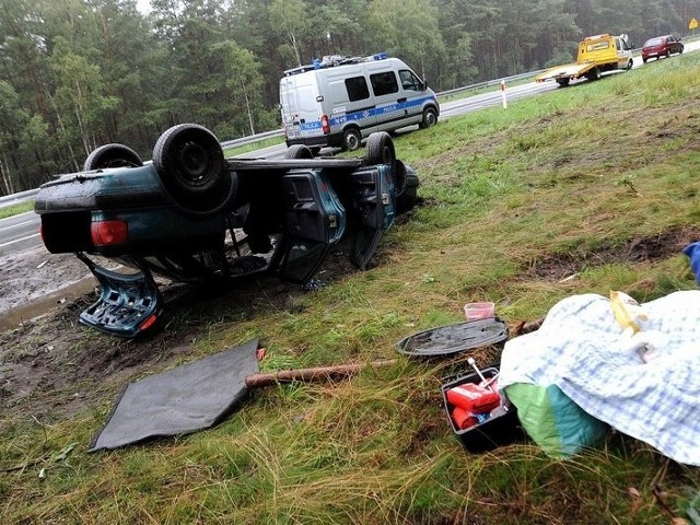 Dachowanie wyglądało bardzo groźnie. Jedna osoba trafiła do szpitala.