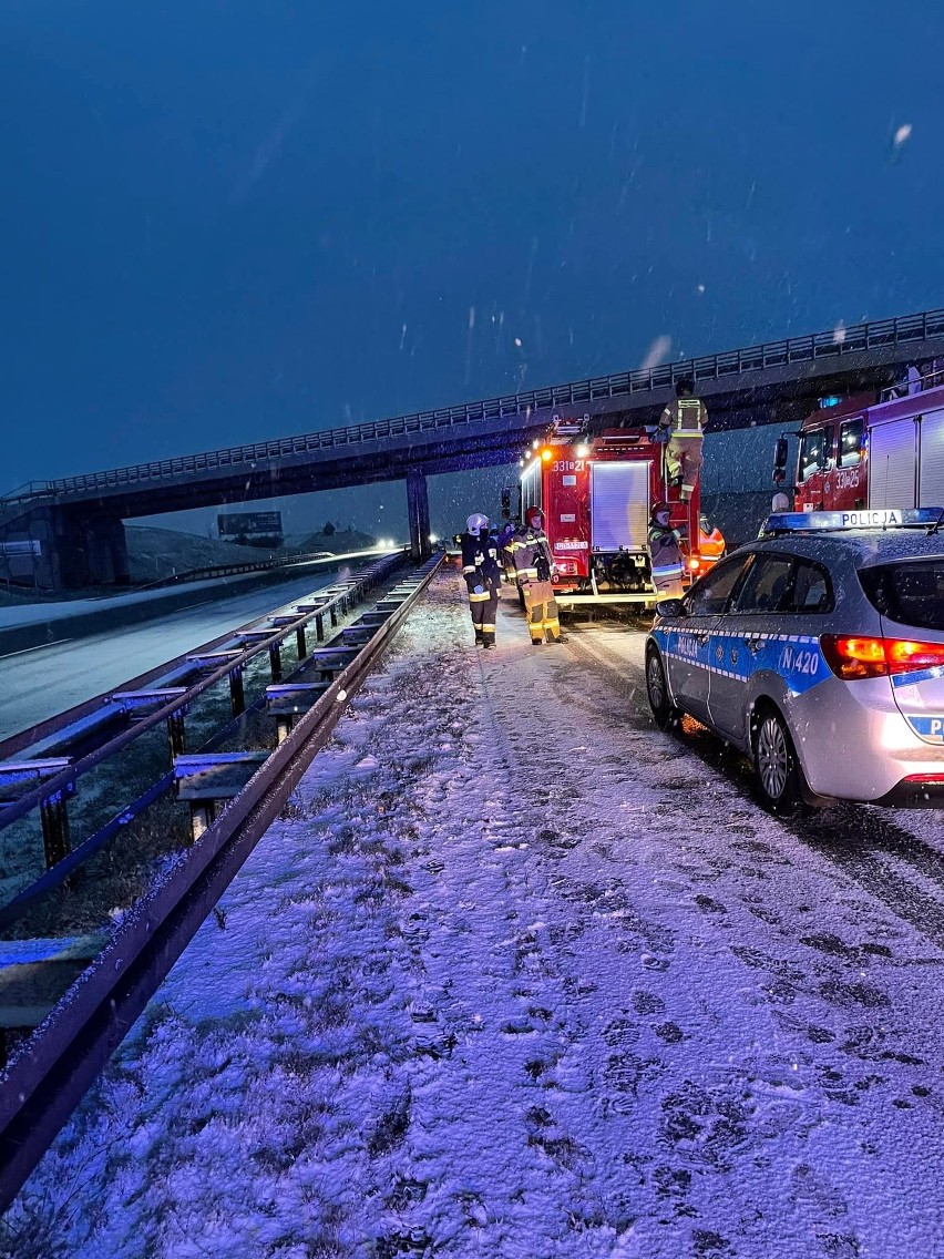 Śmiertelny wypadek na A1 w gm. Pszczółki. Mężczyzna potrącony na autostradzie przez samochód na wysokości miejscowości Ulkowy 6.01.2021