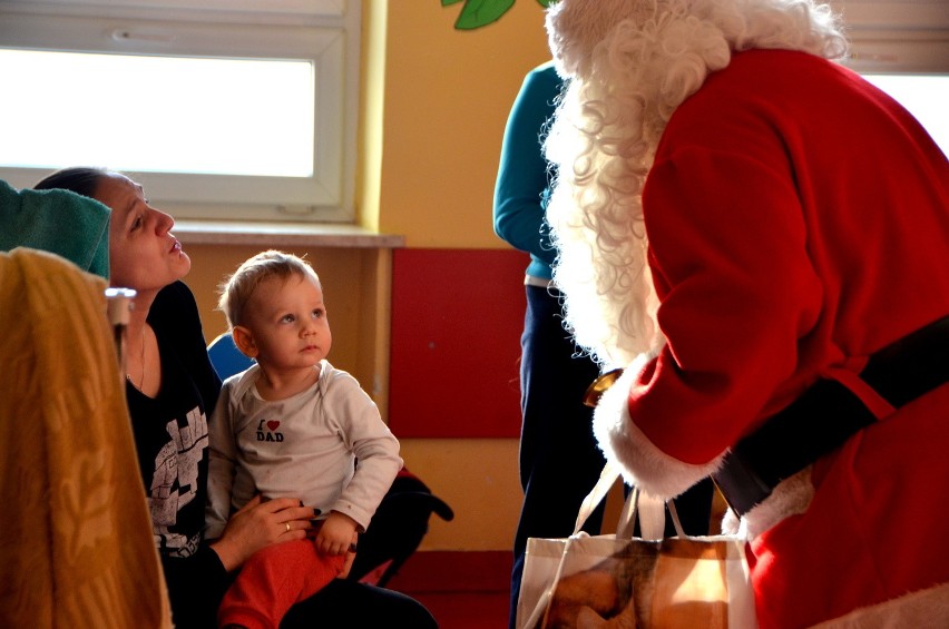 Czeladź: Mikołaj odwiedził dzieci w szpitalu [ZDJĘCIA]