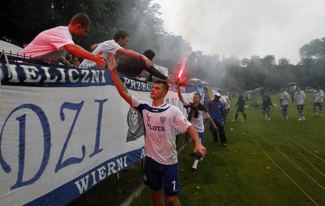 Piotr Tomasik zapewnia, że nie było dotąd tematu jego powrotu do gry we Flocie.