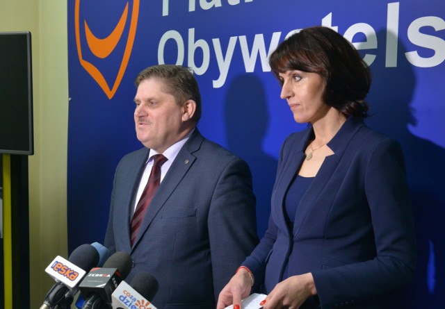 Anna Maria Białkowska i Leszek Ruszczyk oraz nieobecna na konferencji posłanka Ewa Kopacz złożyli 11 regionalnych poprawek do budżetu