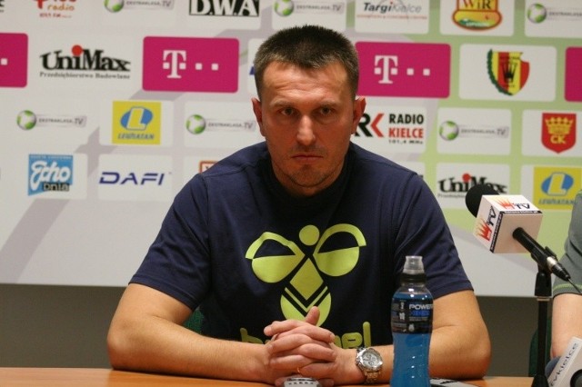 Trener Korony Leszek Ojrzyński chciałby zwycięstwem zakończyć ligową jesień i pokonać Ruch w Chorzowie.