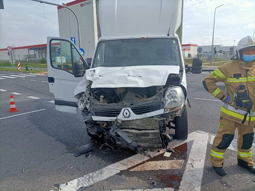 Wypadek dwóch samochodów przy fabryce LG pod Wrocławiem...