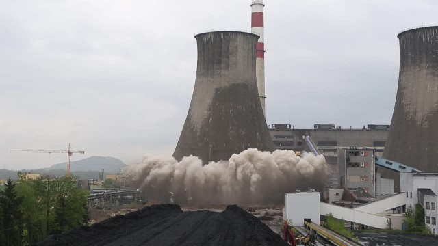 Wielkie wyburzenia i porządki na terenie Elektrowni Łagisza w Będzinie