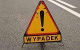 Wypadek pod Zwoleniem. Samochód osobowy uderzył w barierki