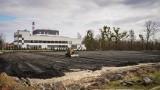 Katowice. Trwa budowa boiska do piłki nożnej w Kostuchnie. Będzie gotowe na wakacje