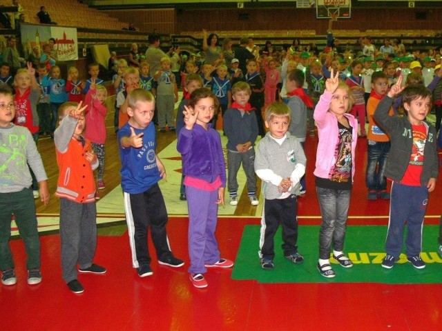 Ogólnopolski Dzień Przedszkolaka w tarnobrzeskiej hali Miejskiego Ośrodka Sportu i Rekreacji obchodziło wczoraj około 300 sześciolatków.