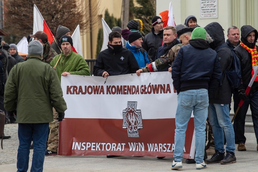 V Hajnowski Marsz Pamięci Żołnierzy Wyklętych. Obywatele RP powiadamiają prokuraturę o popełnieniu przestępstwa (zdjęcia) 
