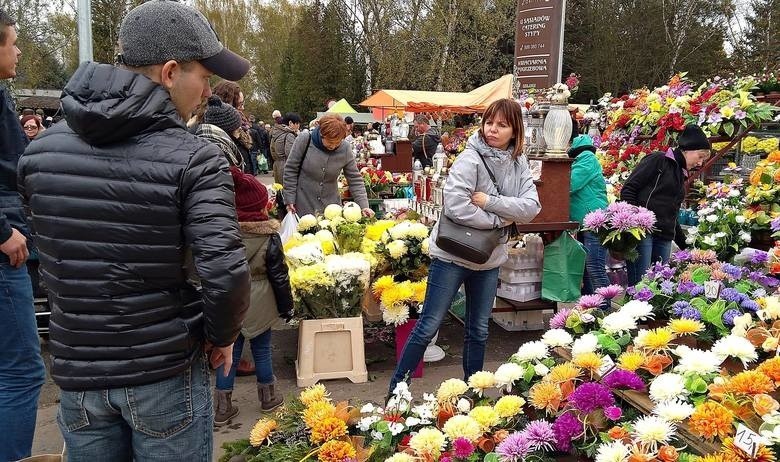 Listopadowy długi weekend. 1 listopad będzie w czwartek....