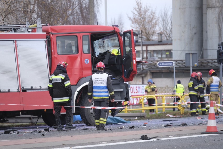 W tragicznym wypadku w Czernikowie zginęło dwoje strażaków z...