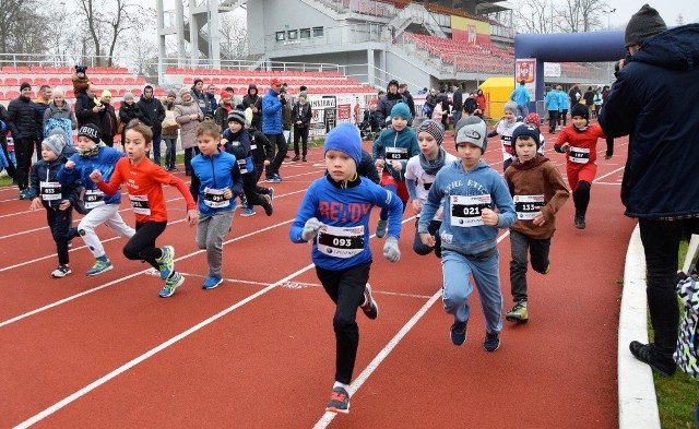 Odbyła się czwarta tegoroczna edycja kolorowych biegów Four Colours Grand Prix Inowrocławia. Zawodom na Stadionie Miejskim im. Inowrocławskich Olimpijczyków towarzyszył Festiwal Biegów dla Dzieci i Młodzieży