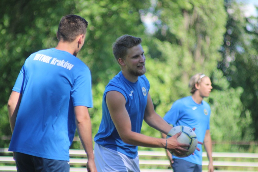 Hutnik Kraków. Pierwszy trening przed II ligą. Testowani zawodnicy [ZDJĘCIA]