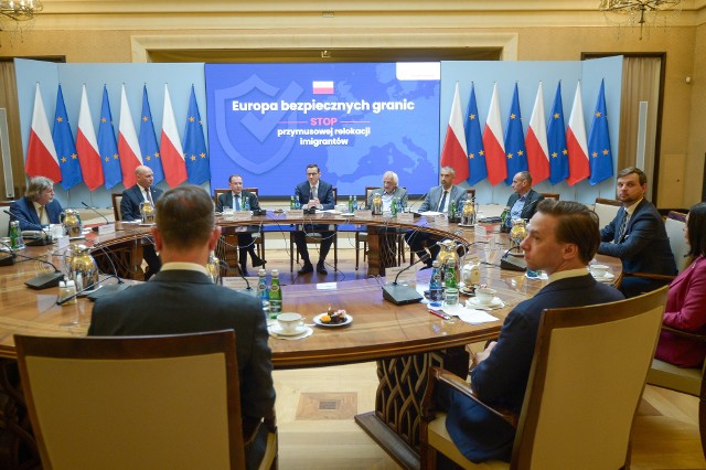 W czwartek odbyło się spotkanie premiera Mateusza Morawieckiego z przedstawicielami klubów i kół parlamentarnych dotyczące relokacji migrantów.