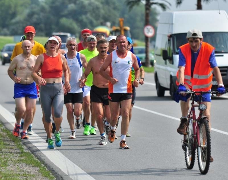 Tarnobrzeska Pielgrzymka Biegowa 2014 w drodze