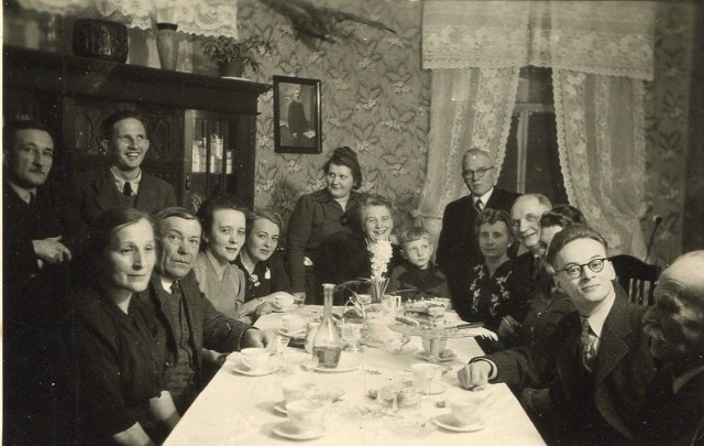 Busko-Zdrój, luty 1944 rok. Marian Dworczyk (stoi pierwszy z lewej)