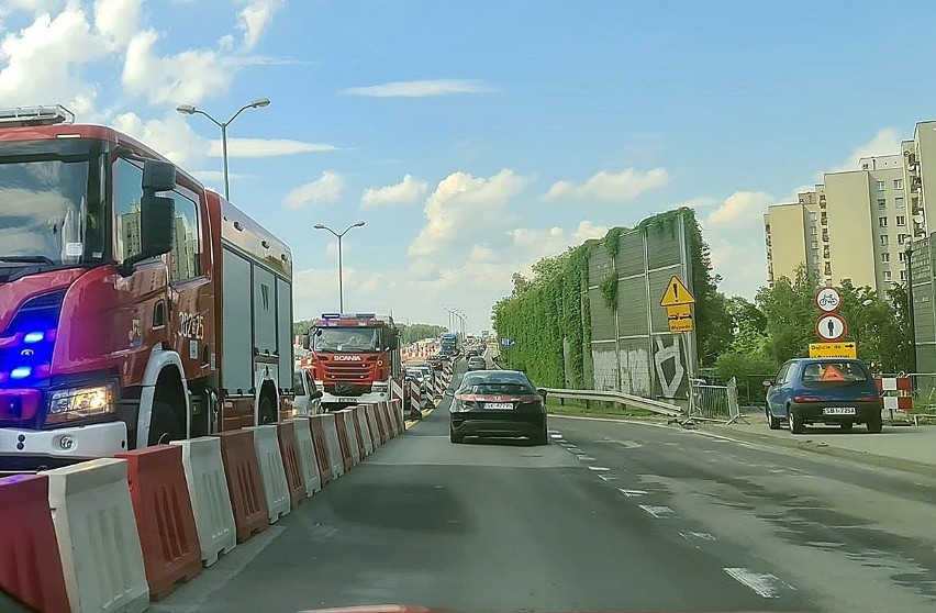 Trasa DK86 Katowice - Tychy zamknięta z powodu podmytego...