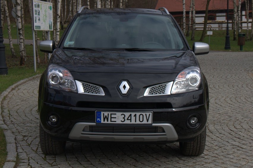 Renault Koleos, który do salonów w Europie trafił w 2008...