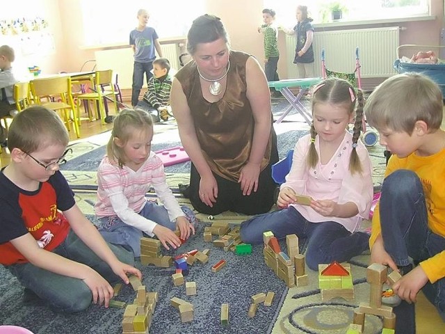 Dziś w podstawówce w Grabiku działa oddział przedszkolny. Dziećmi opiekuje się Irena Wąsowicz. Od września w tym miejscu powstanie prawdziwe przedszkole.