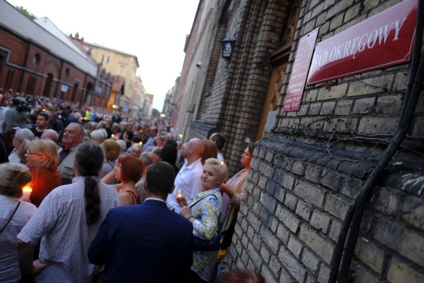 Toruń. Protest po uchwaleniu ustawy o Sądzie Najwyższym...