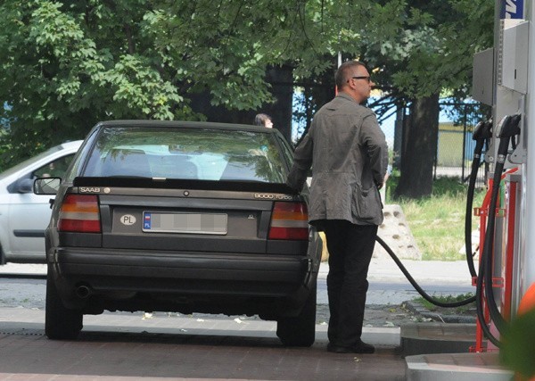 W sierpniu wyjazd autem na wakacje może być nawet o kilkadziesiąt złotych droższy niż w lipcu.