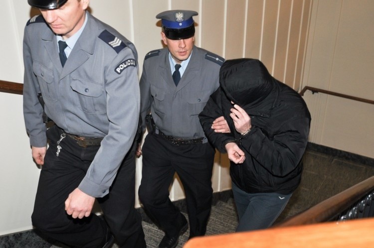 Prokuratura zarzuciła Białorusinowi gwałt na 14-latce i...