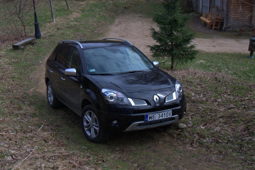 Renault Koleos, który do salonów w Europie trafił w 2008...