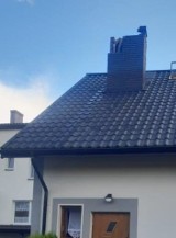 Piorun uderzył w komin domu w Czermnie. Konstrukcja grozi zawaleniem
